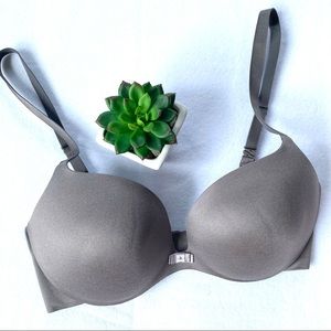 VICTORIA’S SECRET bra